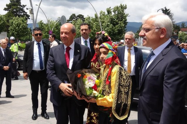 Kuzey Kıbrıs Türk Cumhuriyeti Cumhurbaşkanı Ersin Tatar, Bolu'ya ziyaret gerçekleştirdi. Başkan Tatar, Bolu Valisi Erkan Kılıç'a nezaket ziyaretinde bulundu.