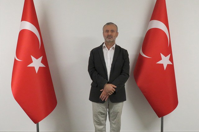 FETÖ/PDY'nin sözde Orta Asya sorumlusu Orhan İnandı, MİT tarafından Kırgızistan'da yakalanarak Türkiye'ye getirildi. İnandı, "terör örgütü yöneticiliği ve kuruculuğu" suçlamasıyla 21 yıl hapis cezasına mahkum edildi.