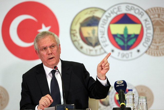 Aziz Yıldırım, Fenerbahçe Kulübü'nün eski başkanı olarak, mevcut başkan Ali Koç'un güvenoyu alabilmek için olağanüstü genel kurula gitmesinin gerekliliğini ifade etti.
