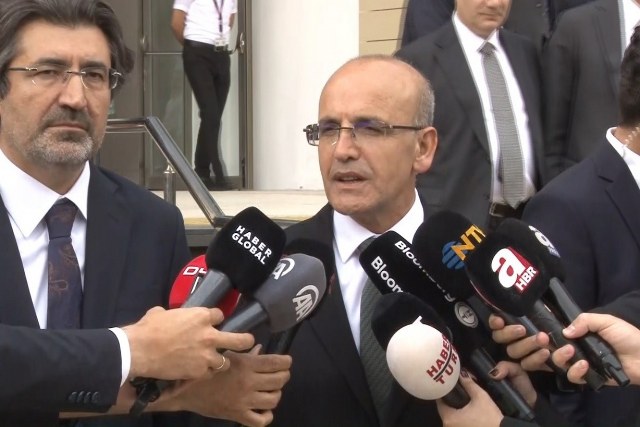 Hazine ve Maliye Bakanı Mehmet Şimşek katıldığı TÜSİAD toplantısının ardından Türkiye Bankalar Birliği yönetimiyle bir araya geldi ve sonrasında açıklamalarda bulundu. enflasyon