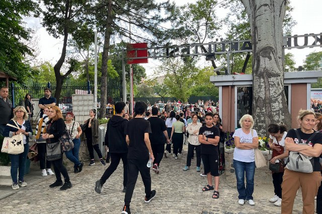 Ölçme, Seçme ve Yerleştirme Merkezince (ÖSYM) düzenlenen Yükseköğretim Kurumları Sınavı’nın (2023-YKS) üçüncü ve son oturumu da Yabancı Dil Testi (YDT) sona erdi.