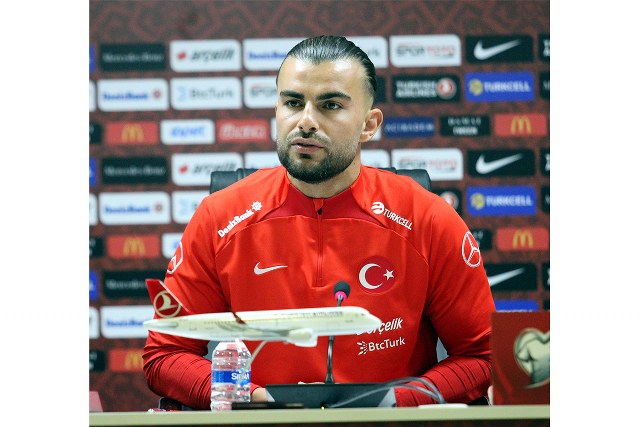 A Milli Takım’ın başarılı oyuncularından Abdülkerim Bardakcı antrenman sonrasında gerçekleştirilen basın açıklamasında Euro 2024 Elemeleri grubundan çıkmak istediklerini söyledi.