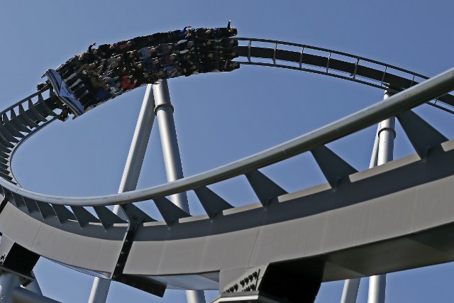 Almanya’nın en büyük tema parkı olan Europa-Park’ta yangın çıktı. Yaklaşık 25 bin kişinin tahliye edildiği öğrenildi.
