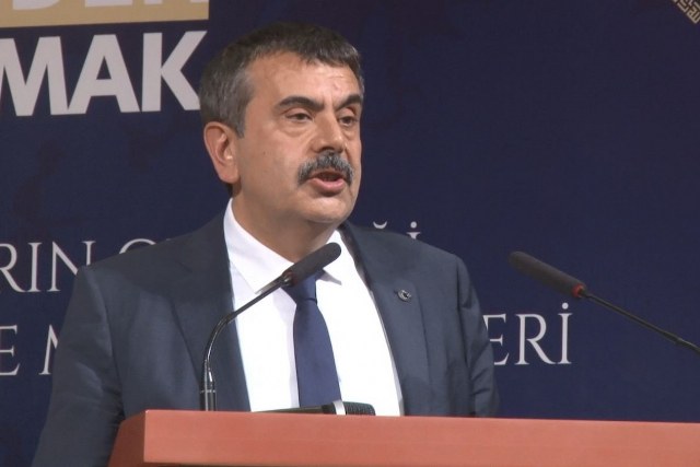Milli Eğitim Bakanı Yusuf Tekin katıldığı Gazi Üniversitesi mezuniyet programında açıklamalarda bulundu. 
