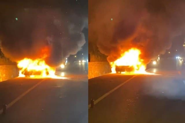 İstanbul Eyüpsultan'da seyir halindeki bir otomobil aniden alev aldı ve sürücü aracı yol kenarına çekti. Sürücü, son anda araçtan inerken, alev topuna dönen otomobil itfaiye ekipleri tarafından söndürüldü.