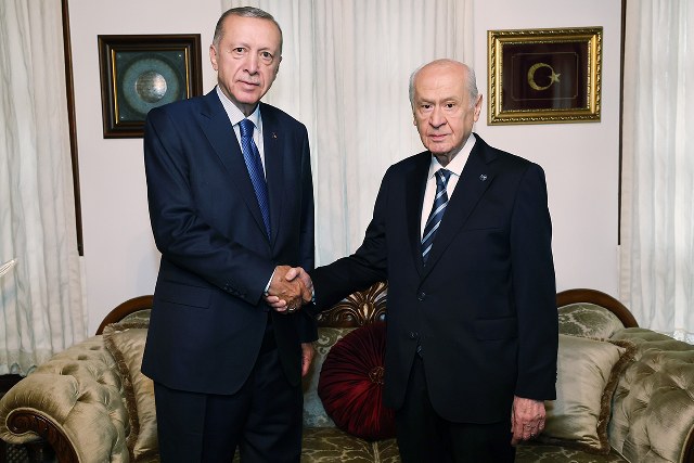 Cumhurbaşkanı Recep Tayyip Erdoğan, MHP Genel Başkanı Devlet Bahçeli’ye ziyaret gerçekleştirdi. 