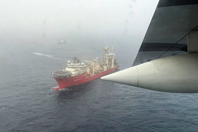 ABD Sahil Güvenliği, Atlantik Okyanusu'nda kaybolan küçük denizaltıyı bulmak için arama bölgesinin 2 kat genişletildiğini açıkladı. Denizaltıda 20 saatten az oksijen kaldığı tahmin ediliyor.