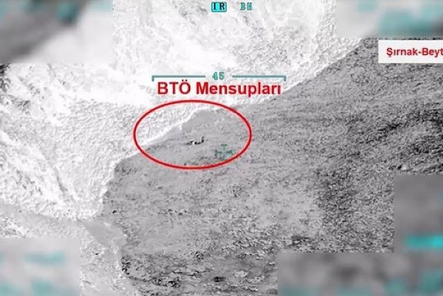 İçişleri Bakanı Ali Yerlikaya, Şırnak İl Jandarma Komutanlığının Beytüşşebap kırsalında icra ettiği Şehit Jandarma Teğmen İsmail Can Akdeniz Operasyonu kapsamında 2 teröristin silahlarıyla birlikte etkisiz hale getirildiğini bildirdi.