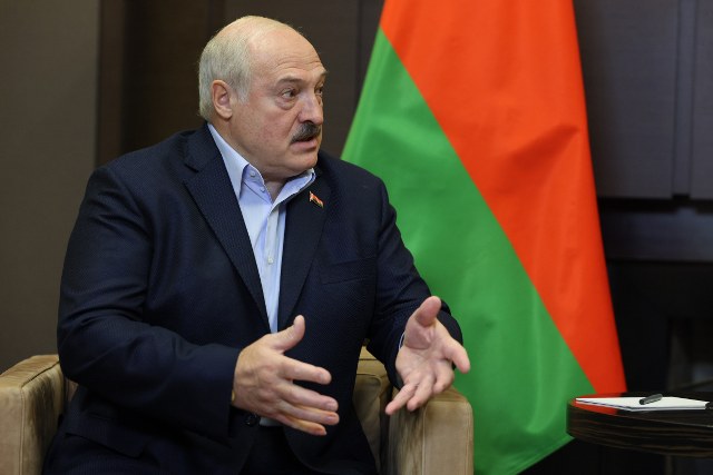 Belarus Devlet Başkanlığı Ofisi tarafından yapılan yazılı açıklamaya göre, Belarus Devlet Başkanı Aleksandr Lukaşenko'nun, Rusya Devlet Başkanı Vladimir Putin'i telefonla arayarak Wagner lideri Evgeny Prigojin ile gerçekleşen görüşmelerinin detaylarını anlattı.