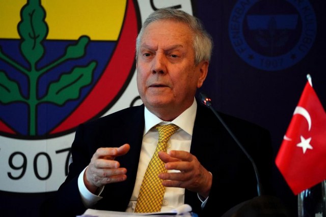 Fenerbahçe’nin eski başkanı Aziz Yıldırım, Fenerbahçe Yüksek Divan Kurulu Başkanı Uğur Dündar’ı istifaya davet etti.