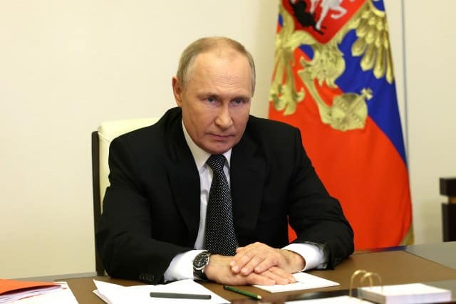 Rus paralı asker grubu Wagner’in başlattığı silahlı isyanın bastırılmasının ardından ulusa seslenen Rusya Devlet Başkanı Vladimir Putin, "Wagner askerleri ya Rusya Savunma Bakanlığı ile kontrat imzalayacaklar ya da Belarus'a gidecekler" dedi.