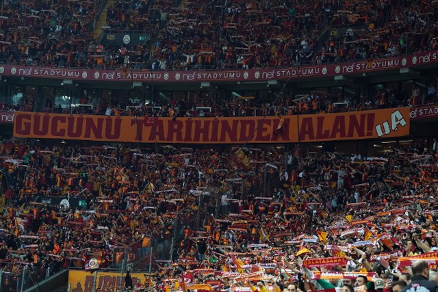 Galatasaray - Fenerbahçe derbisi için Nef Stadyumu’nda 51 bin 5 taraftar vardı. 