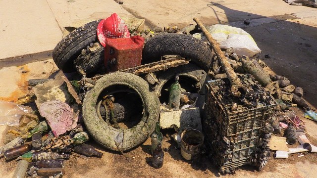  5 Haziran Dünya Çevre Günü'nde Balıkesir İl Tarım ve Orman Müdürlüğü ile Bandırma S.S. Çakıl Köyü ve Çevresi Su Ürünleri Kooperatifi işbirliğiyle deniz dibi çöpleri temizliği gerçekleştirildi.