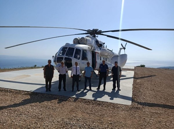 Balıkesir Erdek'te orman yangınları için helikopter konumlandırıldı, 1 Haziran'da başlayan orman yangını sezonu için ekipler tüm hazırlıklarını bitirdi.