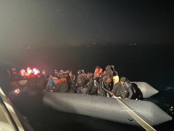 Balıkesir  Ayvalık'ta , yasa dışı yollarla Yunanistan’ın Midilli Adası’na gitmek isteyen göçmenler, Yunanistan unsurları tarafından Türk karasularına geri itildi. 56 göçmen kurtarıldı.