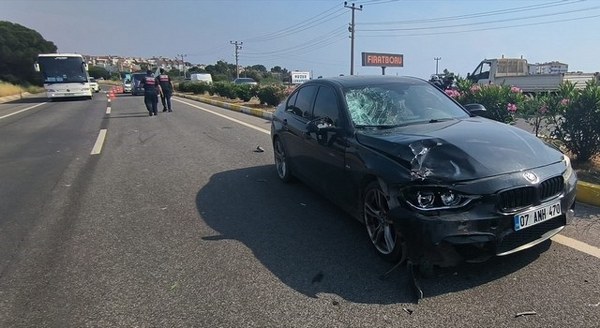 Balıkesir Ayvalık'ta meydana gelen trafik kazasında 1 kişi öldü, 1 kişi de ağır yaralandı.