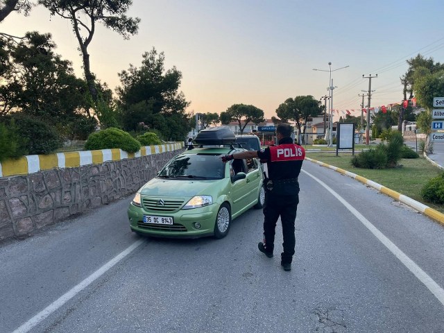 Son bir hafta içerisinde Balıkesir'de Asayiş ve Narkotik şube polislerinin gerçekleştirdiği operasyonlarda, 188 kişi gözaltına alındı. Ardından adli makamlara sevk edilen 68 kişi tutuklandı.