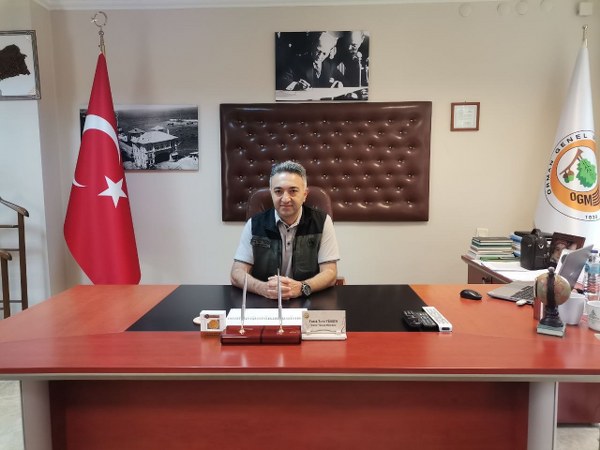 Bandırma Orman İşletme Müdürü ve Orman Yüksek Mühendisi Faruk Tuna Yüksek, Orman İşletme Müdürlüğü tarafından yapılan (YARDOP) Yangına Dayanıklı Ormanlar Kurma Projesi'ni, Erdek Yarımadası'nda 2 bin hektar sahada bu sene hayata geçirdiklerine dikkat çekerek ayrıca Kapıdağ da eko turizm hakkında bilgi verdi.
