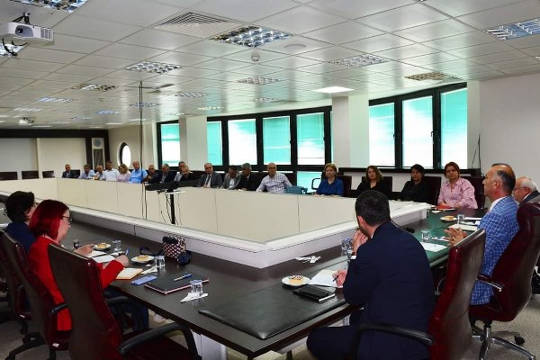 Balıkesir Üniversitesi, çevreye duyarlı bir yaklaşım sergileyerek tüm birimlerinde "Sıfır Atık" gibi çevreci uygulamaları başlatmıştır. Şimdi ise "Kağıtsız Bürokrasi" uygulamalarını hayata geçirerek idari işlemlerde kağıt tüketimini sıfıra indirme tedbirlerini uygulamaya hazırlanmaktadır.