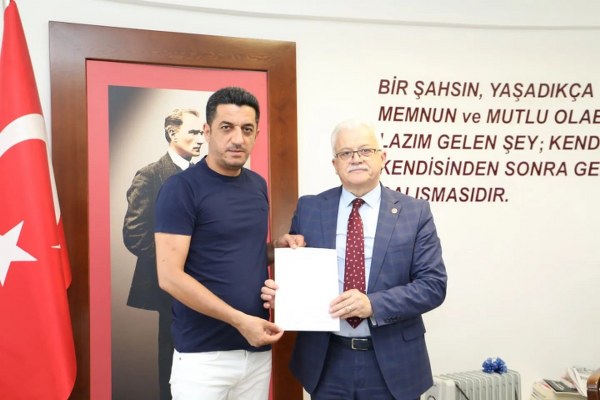 Burhaniye Belediye Başkanı Ali Kemal Deveciler, sosyal belediyecilik anlayışıyla uyumlu olarak, eğitim alanındaki projelerine bir yenisini daha ekliyor. Eğitimde fırsat eşitliği ve kadınların iş hayatına katılımını artırmak amacıyla, Burhaniye Belediyesi tarafından işletilen "Burhaniye Belediyesi Çocuk Gündüz Bakımevleri'ne bir tane daha ekleniyor.
