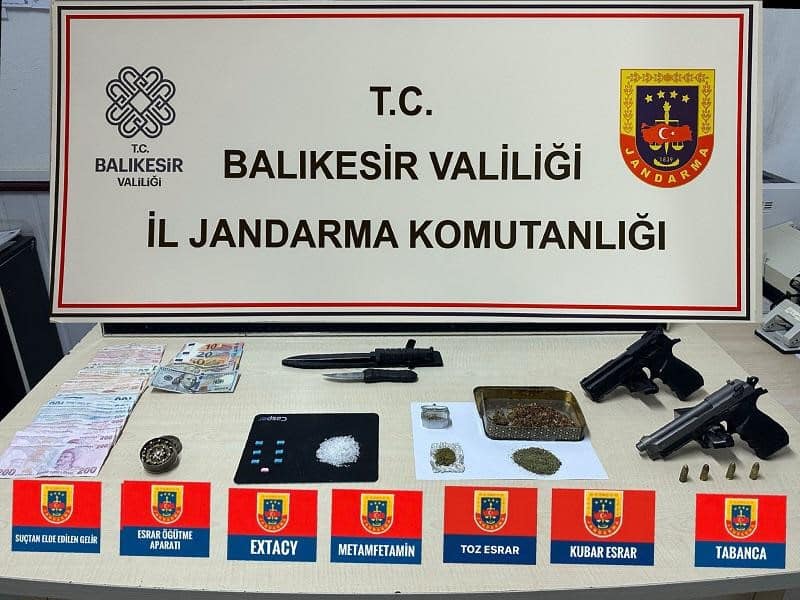 BALIKESİR'DE UYUŞTURUCU OPERASYONU: 33 GÖZALTI