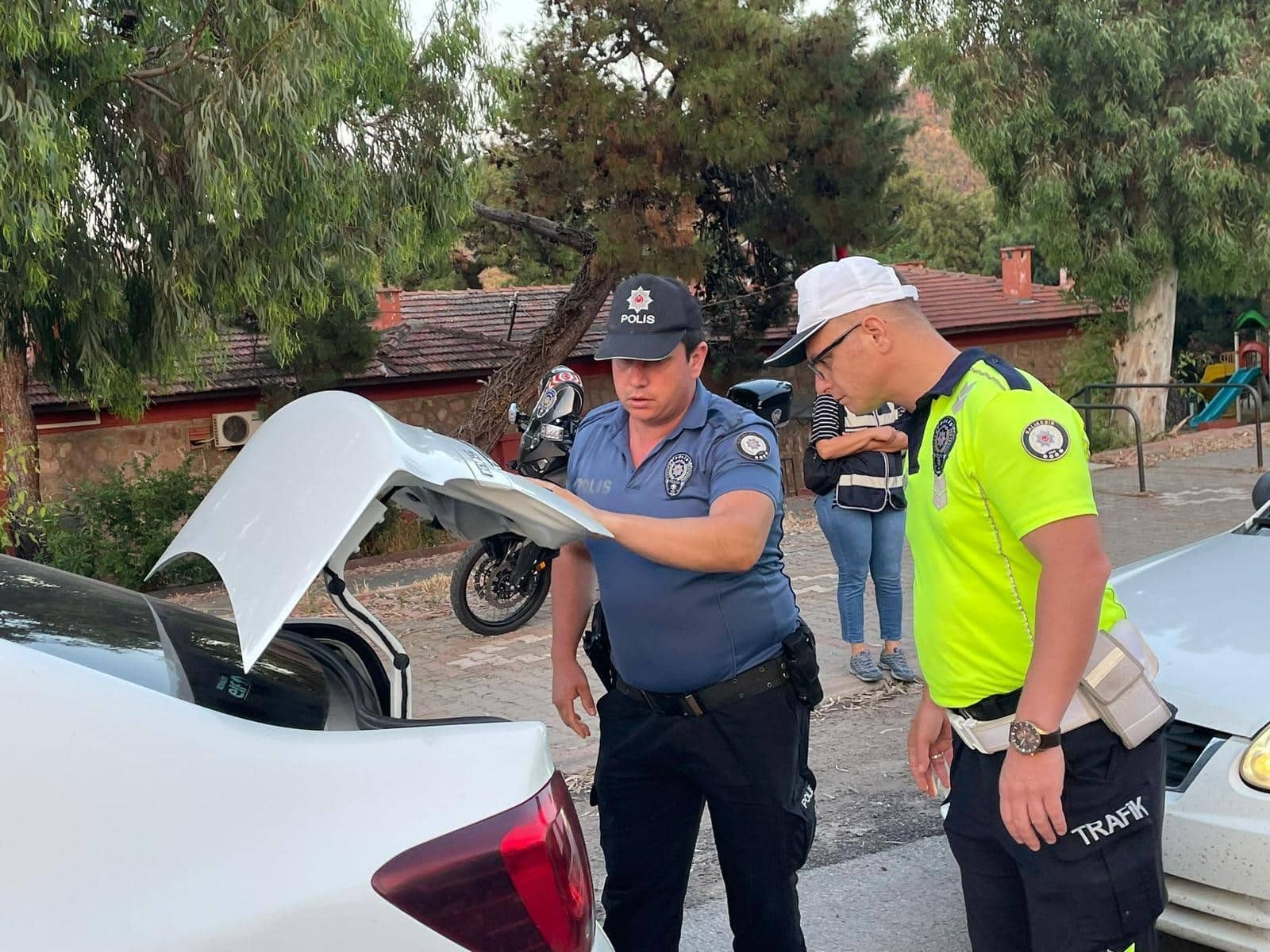 BALIKESİR'DE 208 PERSONELLE 'HUZUR' OPERASYONU