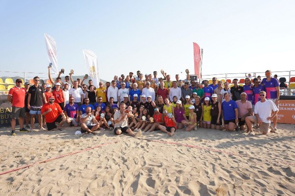 Balıkesir Büyükşehir Belediyesi ve Türkiye Voleybol Federasyonu'nun iş birliğiyle Burhaniye'de gerçekleştirilen Balkan Plaj Voleybolu Şampiyonası tamamlandı.