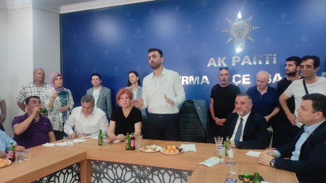 Bandırma'da AK Parti ilçe teşkilatında gerçekleştirilen bayramlaşmada AKP Balıkesir Milletvekili Ali Taylan Öztaylan Bandırma'nın il olmasıyla ilgili açıklamalarda bulundu.