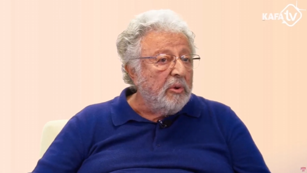 Ünlü komedyen Metin Akpınar, Kafa TV'nin YouTube kanalında yayınlanan "Uzun Lafın Kısası" adlı programa konuk oldu ve sunucu Candaş Tolga Işık'ın sorularını yanıtladı.