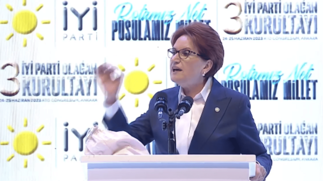 İyi Parti’nin 3. Olağan Kurultayı “Rotamız net, pusulamız millet” sloganıyla bugün başladı. Meral Akşener'in tek aday olduğu kurultaya, İyi Parti TBMM Grup Başkanvekili Müsavat Dervişoğlu, başkanlık ediyor.