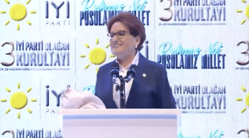 İYİ Parti’nin 3’üncü Olağan Kurultayı'nda tek aday olarak gösterilen Meral Akşener 1151 oyun 1127'sini alarak yeniden genel başkanlığa seçildi.