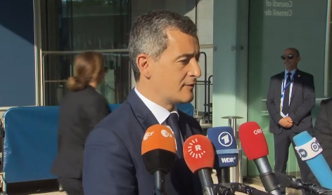 Fransa İçişleri Bakanı Gérald Darmanin'in duyurduğu Annecy kasabasının meydanında gerçekleştirilen bıçaklı saldırıda, 4 çocuk ve iki yetişkinin yaralandığı belirtildi.
