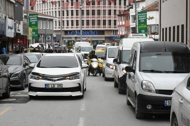 Balıkesir'de 2023 yılı Mayıs ayında trafiğe kayıtlı araç sayısı 560 bin 359 oldu. Türkiye genelinde Mayıs ayında 223 bin 541 adet taşıtın trafiğe kaydı yapıldı.