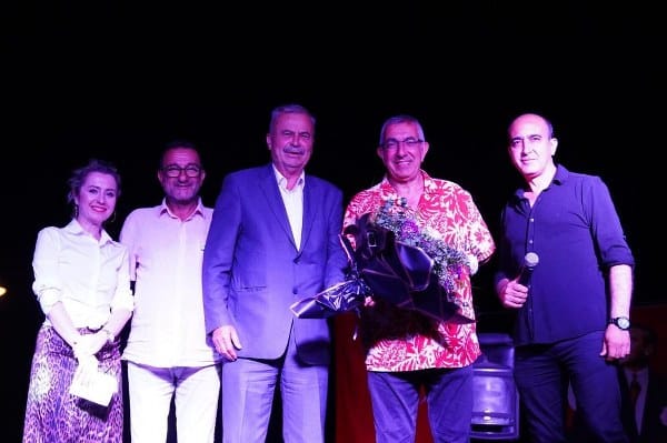 Romanya, Bulgaristan, Sırbistan, Moldova, Hindistan ve Türkiye’den toplam 15 halk dansları topluluklarından 750 dansçının katılımıyla düzenlenen iki günlük festivalde sergilenen folklor oyunları beğeniyle izlendi.