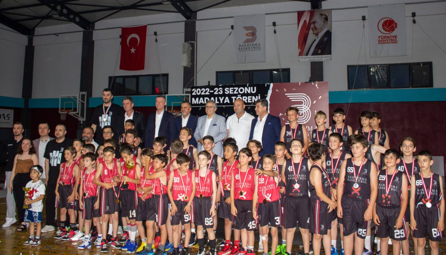BANDIRMA BASKETBOL SPOR KULÜBÜ U-10 TAKIMI, BALIKESİR GENÇLİK VE SPOR MÜDÜRLÜĞÜ TARAFINCA DÜZENLENEN BALIKESİR BASKETBOL TURNAVISINDA NAMAĞLUP ŞAMPİYON OLDU!