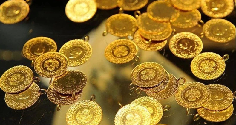 Altın, Amerikan Merkez Bankası'nın (Fed) faiz oranını yüzde 5-5,25 aralığında sabit tutmasına rağmen, yıl sonunda federal fon oranının tahmininin yüzde 5,1'den yüzde 5,6'ya yükseltilmesiyle değer kaybetti.