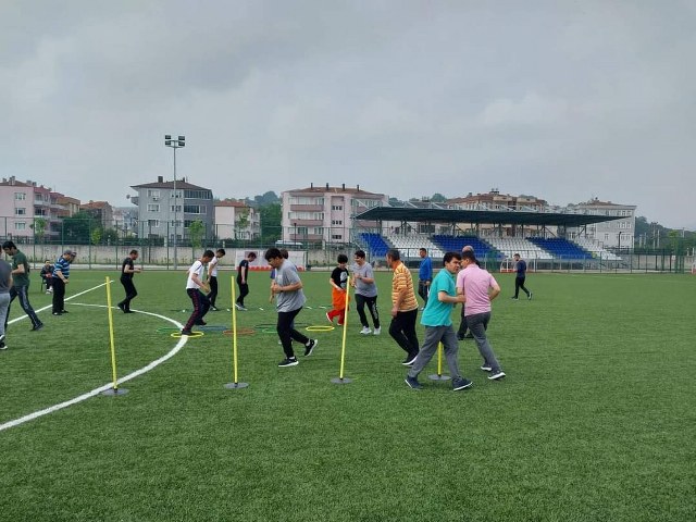 Gençlik ve Spor Bakanlığı'nın yürüttüğü "Mutlu Çarşamba Projesi" kapsamında ilçedeki engelli bireylere yönelik özel eğitimler devam ediyor.