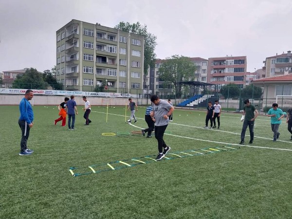 Gençlik ve Spor Bakanlığı'nın yürüttüğü "Mutlu Çarşamba Projesi" kapsamında Susurluk ilçesindeki engelli bireylere yönelik özel eğitimlerimiz devam ediyor.