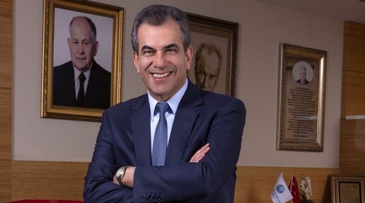 Forbes, bu yıl da geleneksel olarak dünyanın en zengin insanlarını içeren listesini yayınladı. Jeff Bezos ve Elon Musk, listede oldukça dikkat çeken isimler arasındayken Türkiye'nin en zengin isimleri arasında Murat Ülker zirveyi kaptırdı.