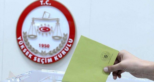 YSK Başkanı Ahmet Yener, Cumhurbaşkanı seçiminin ikinci tur kesin sonuçlarının Resmi Gazete'ye gönderildiğini duyurdu. 