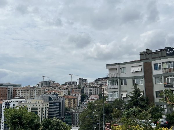 Bakanlığı görevine Mehmet Şimşek'in getirilmesiyle gözler Merkez Bankası'nın faiz politikasına çevrildi. Piyasada Merkez Bankası'nın ilk toplantıda faizi artıracağı yönünde beklenti oluştu.
