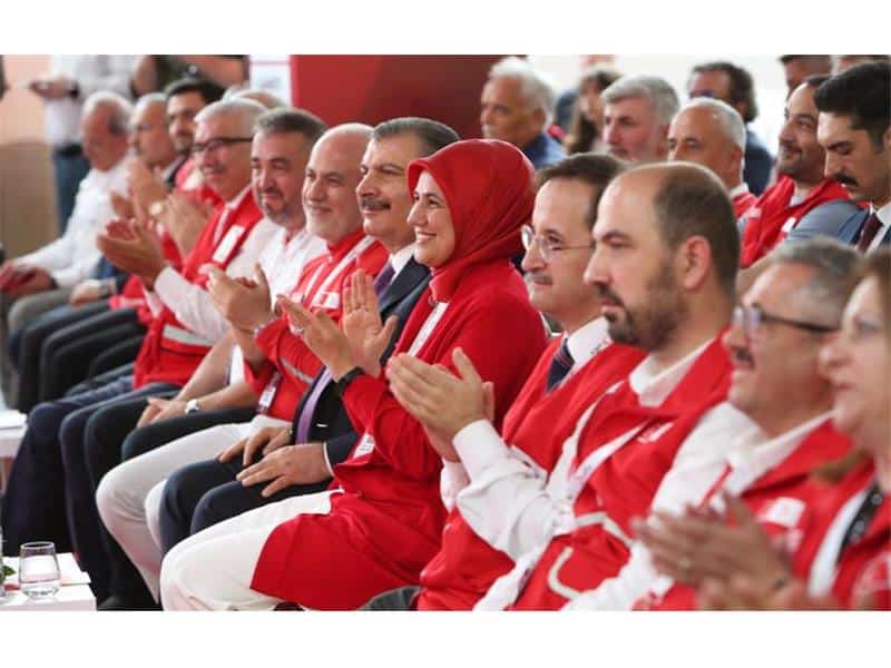 Kızılay’ın olağanüstü genel kurulu, Ankara’da Kızılay’a ait Etimesgut yerleşkesinde gerçekleştirildi. Yurdun dört bir yanından gelen Kızılay delegelerinin oy kullandığı olağanüstü genel kurulda geçerli oyların tamamını alan Fatma Meriç Yılmaz genel başkan oldu.