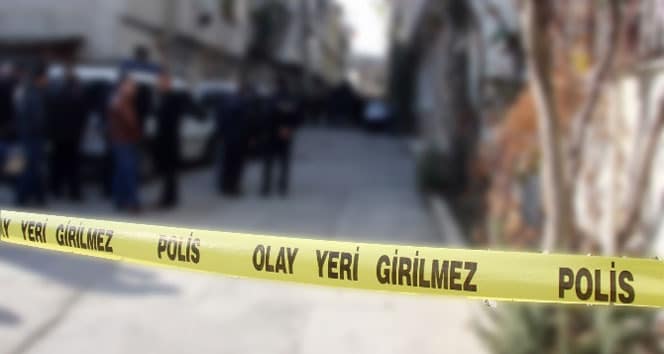 Edremit ilçesinde haber alınamayan kişi, evinde hayatını kaybetmiş halde bulundu.