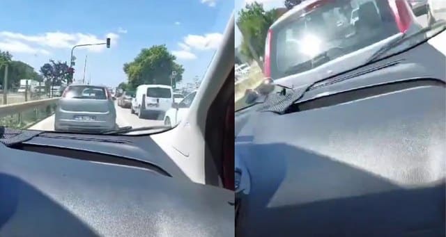 Bursa’da seyir halindeki sürücünün saniyelik dalgınlığı kazaya sebep olurken, ölen ya da yaralanan olmadı.
