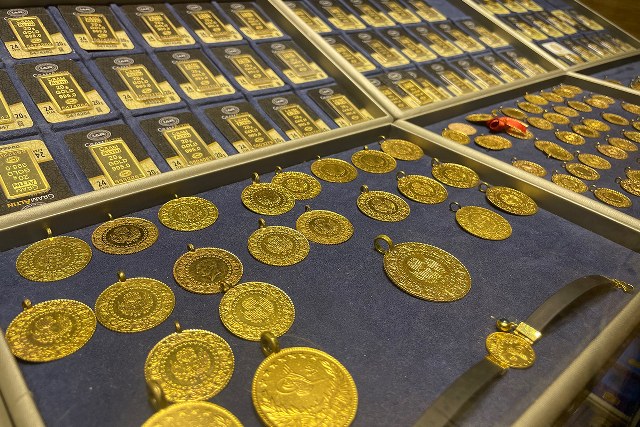 Gram altın 9 günlük bayram tatili sonrası ilk iş gününe yüzde 0,50'yı aşan bir yükselişle başladı ve 1605 liradan işlem görüyor. 