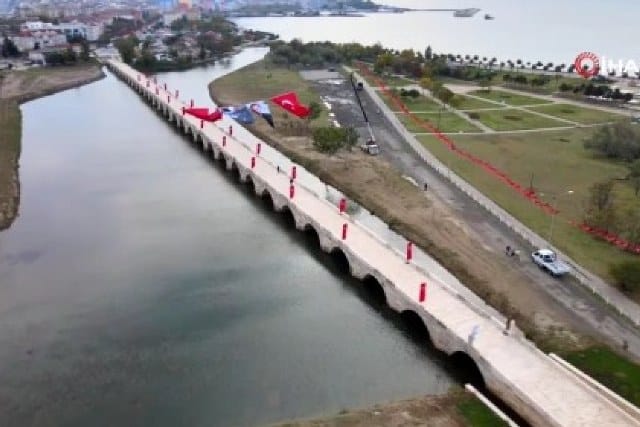 Ulaştırma ve Altyapı Bakanlığı; "Tarihi köprülerin bakım ve onarımlarının yaparak yeniliyoruz."