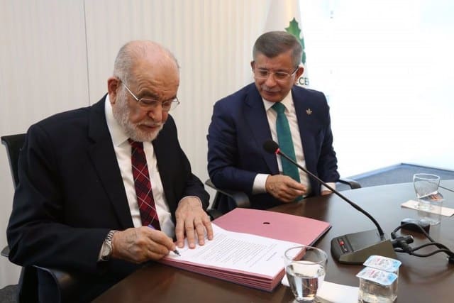 Gelecek Partisi ve Saadet Partisi, Türkiye Büyük Millet Meclisinde grup kurma konusunda anlaştı. İki partinin ortak grup toplantısı ise önümüzdeki hafta Meclis'te gerçekleştirilecek.