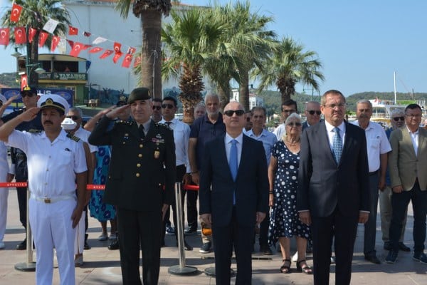 Balıkesir'in Ayvalık ilçesinde, Kurban Bayramı dolayısıyla ertelenen 1 Temmuz Denizcilik ve Kabotaj Bayramı'nın 97. yıldönümü coşkuyla kutlandı.