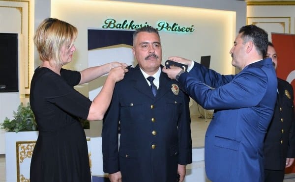 Edremit İlçe Emniyet Müdürü Burak Lehimer, Emniyet Genel Müdürlüğü Değerlendirme Kurulu'nun kararıyla 3. Sınıf Emniyet Müdürü rütbesinden 2. Sınıf Emniyet Müdürü rütbesine terfi etti.