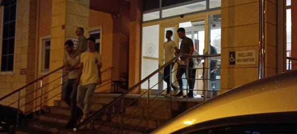 Çanakkale'nin Çan ilçesinde, bir motosiklet hırsızlığı gerçekleştiren 3 şüpheli şahıs, polis tarafından tutuklandı.